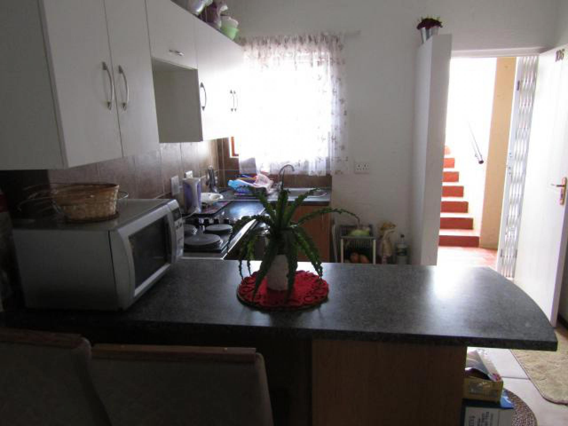 Kitchen - 8 square meters of property in Paulshof