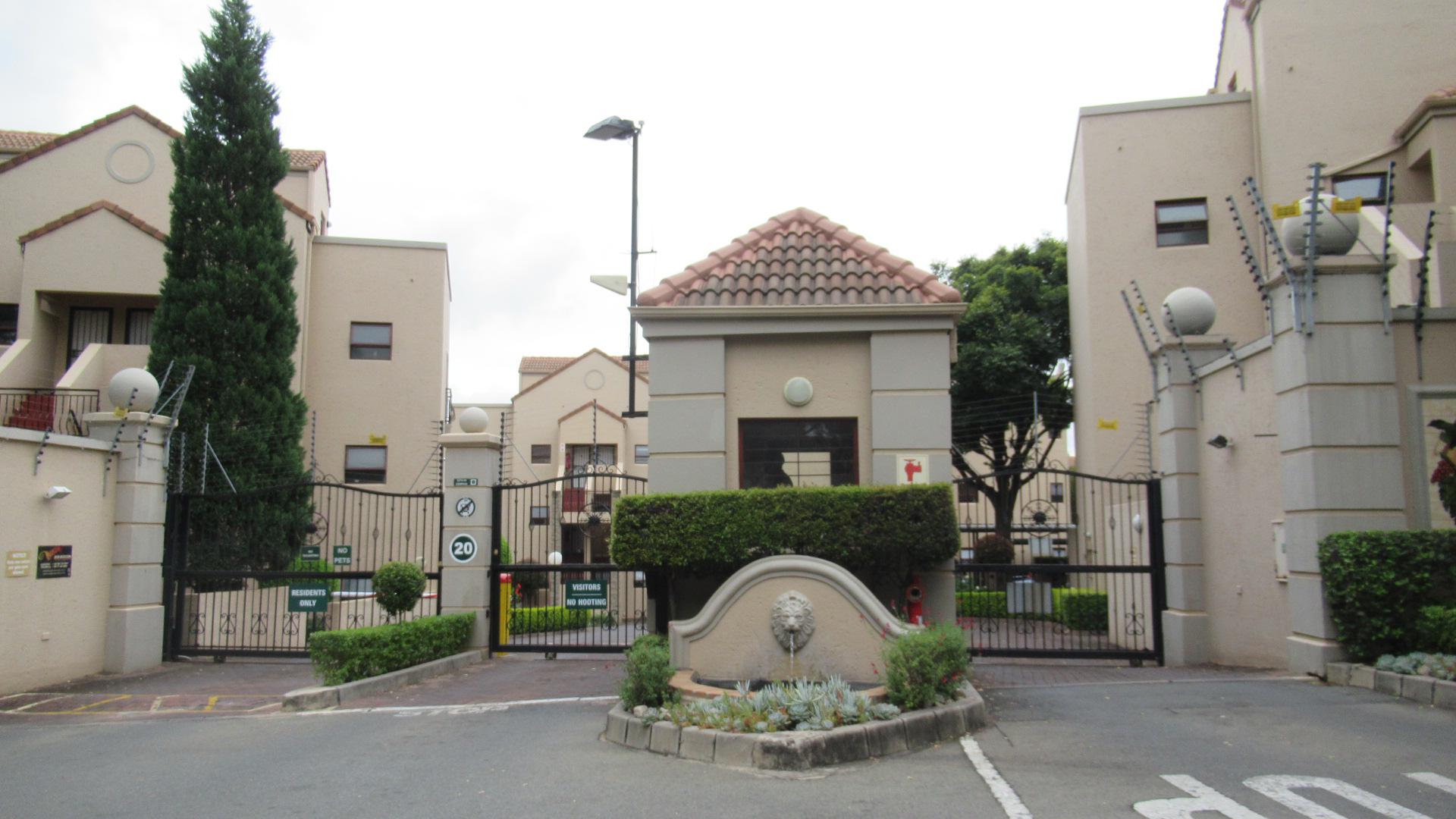 Front View of property in Paulshof