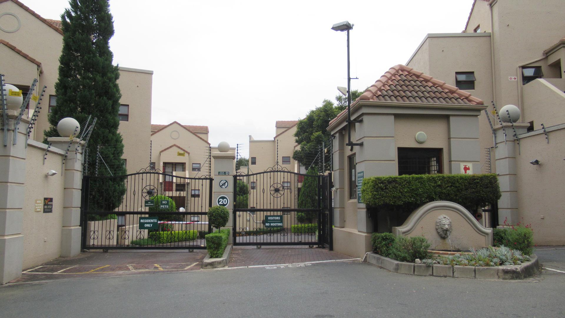Front View of property in Paulshof