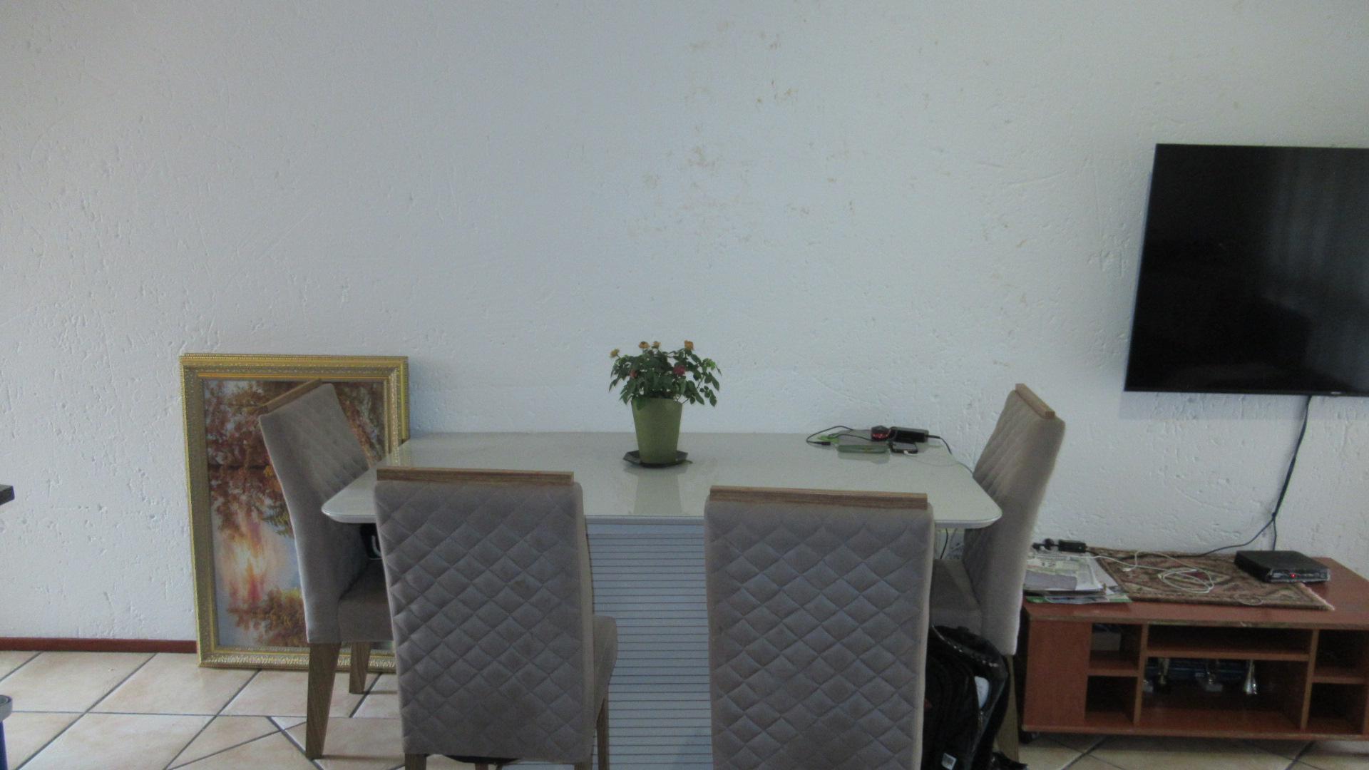 Dining Room - 9 square meters of property in Paulshof