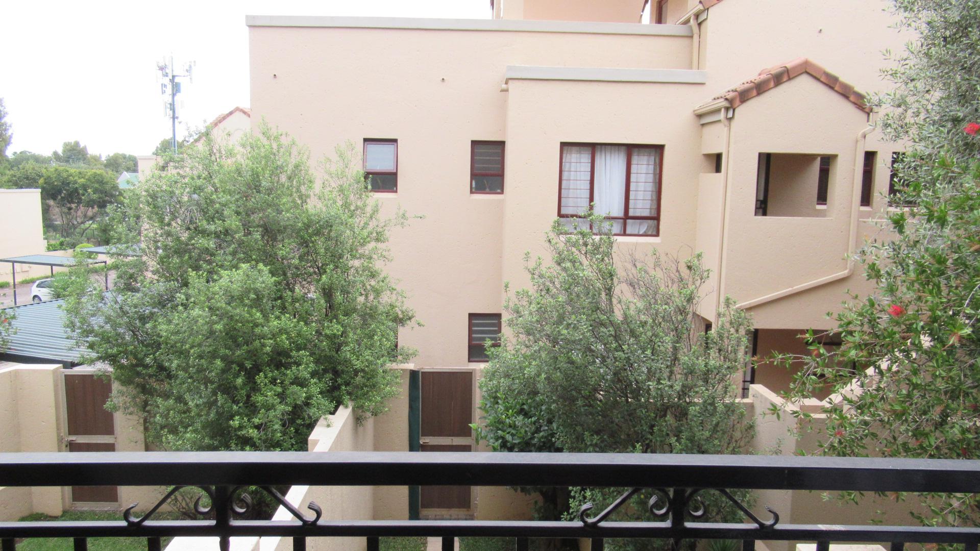 Balcony - 9 square meters of property in Paulshof