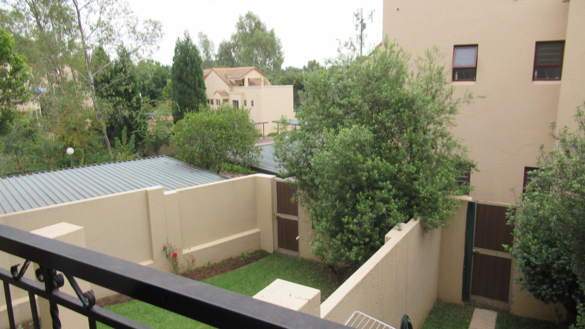 Balcony - 9 square meters of property in Paulshof