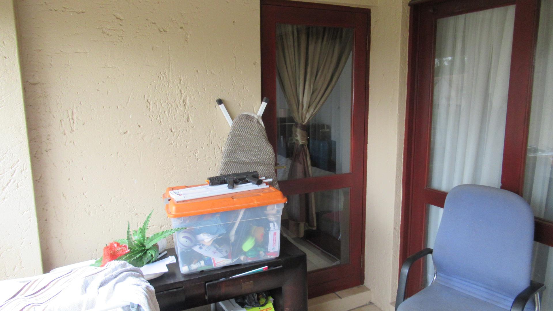 Balcony - 9 square meters of property in Paulshof