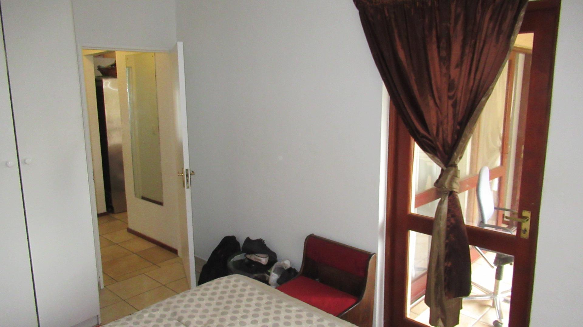 Bed Room 2 - 12 square meters of property in Paulshof