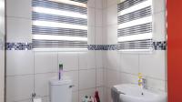 Bathroom 2 - 4 square meters of property in Danville