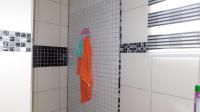Bathroom 2 - 4 square meters of property in Danville