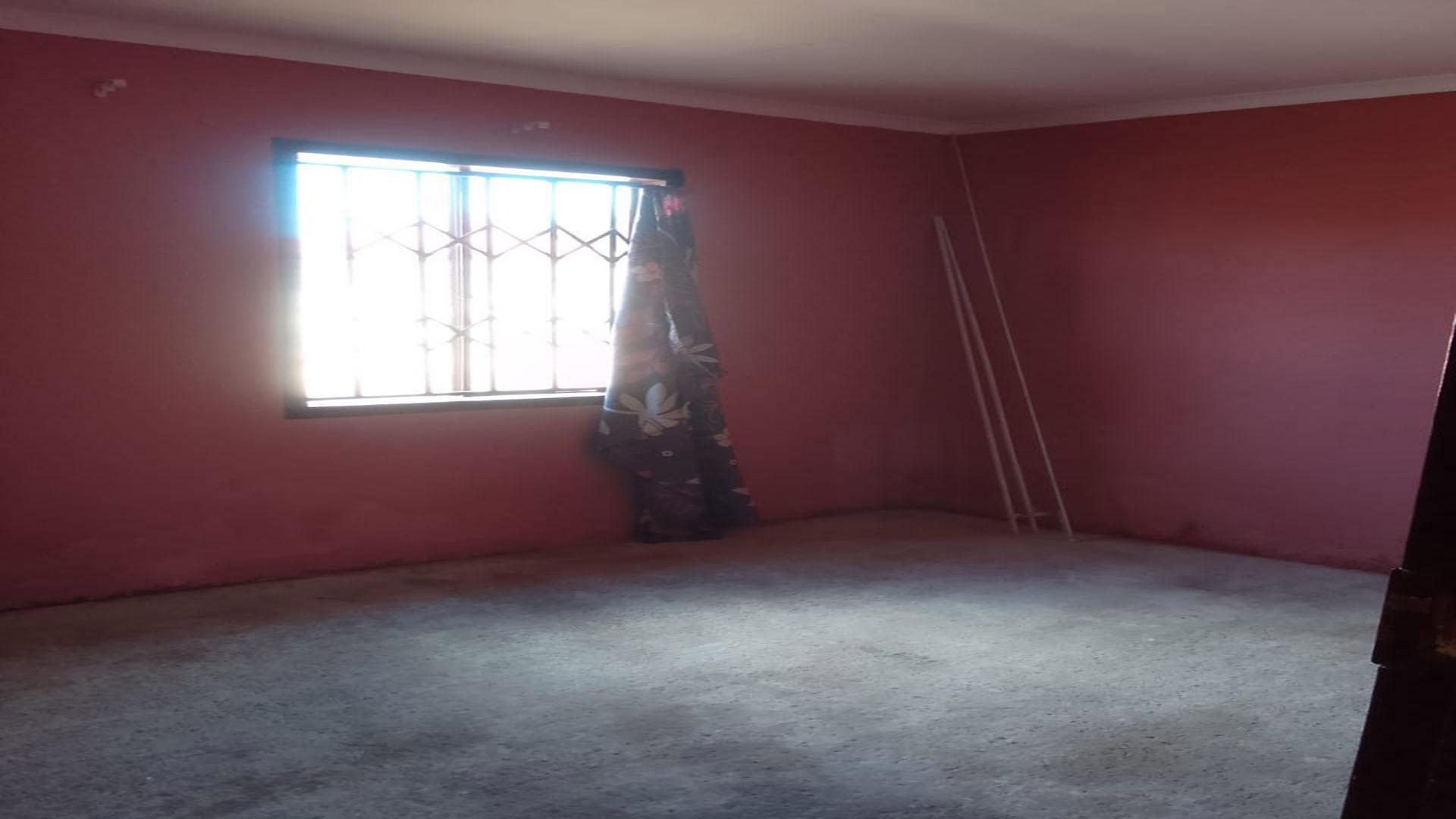 Bed Room 1 of property in Orange farm