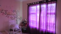 Bed Room 1 - 14 square meters of property in Avoca