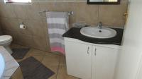 Bathroom 1 - 6 square meters of property in Noordheuwel