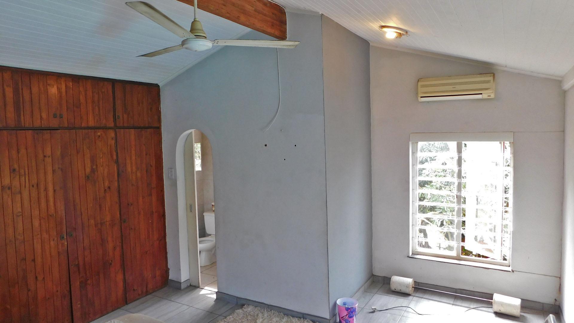 Main Bedroom - 22 square meters of property in Cato Manor 