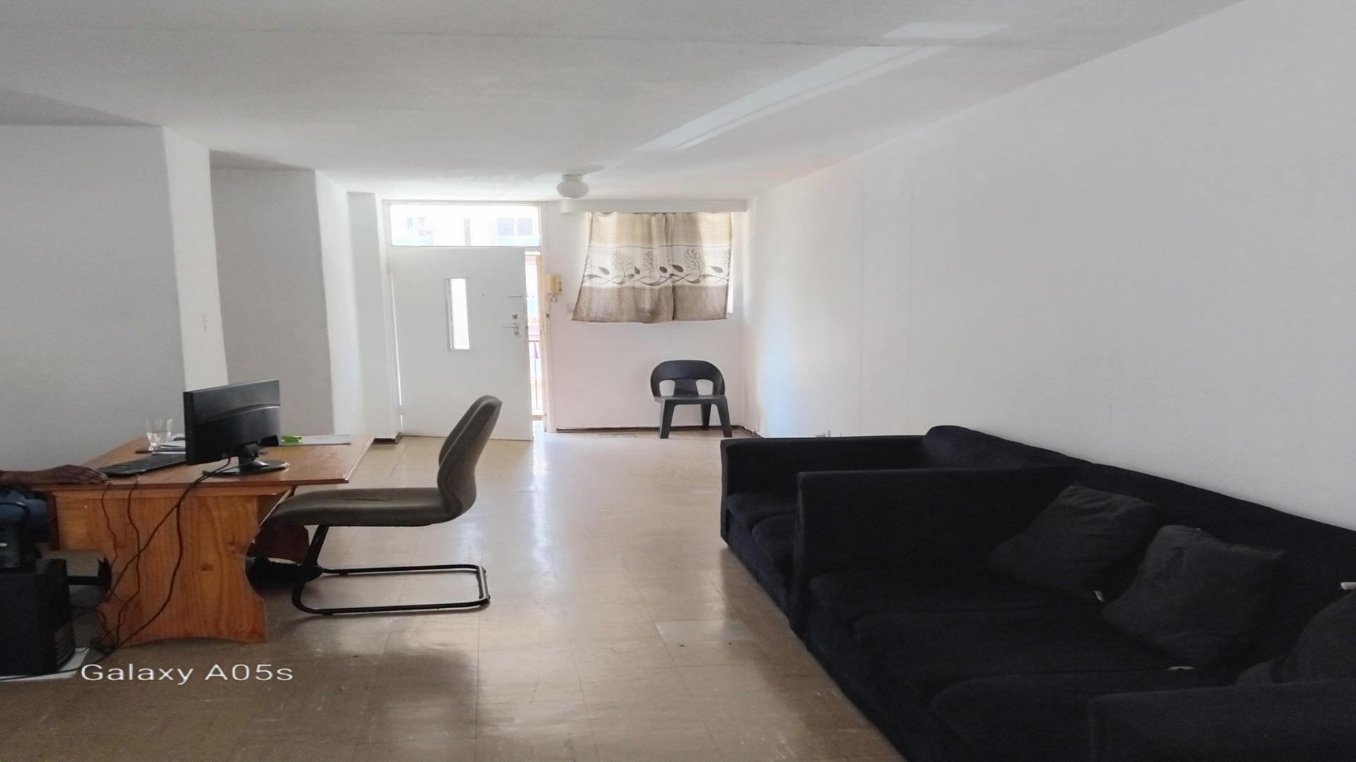 Lounges of property in Muckleneuk