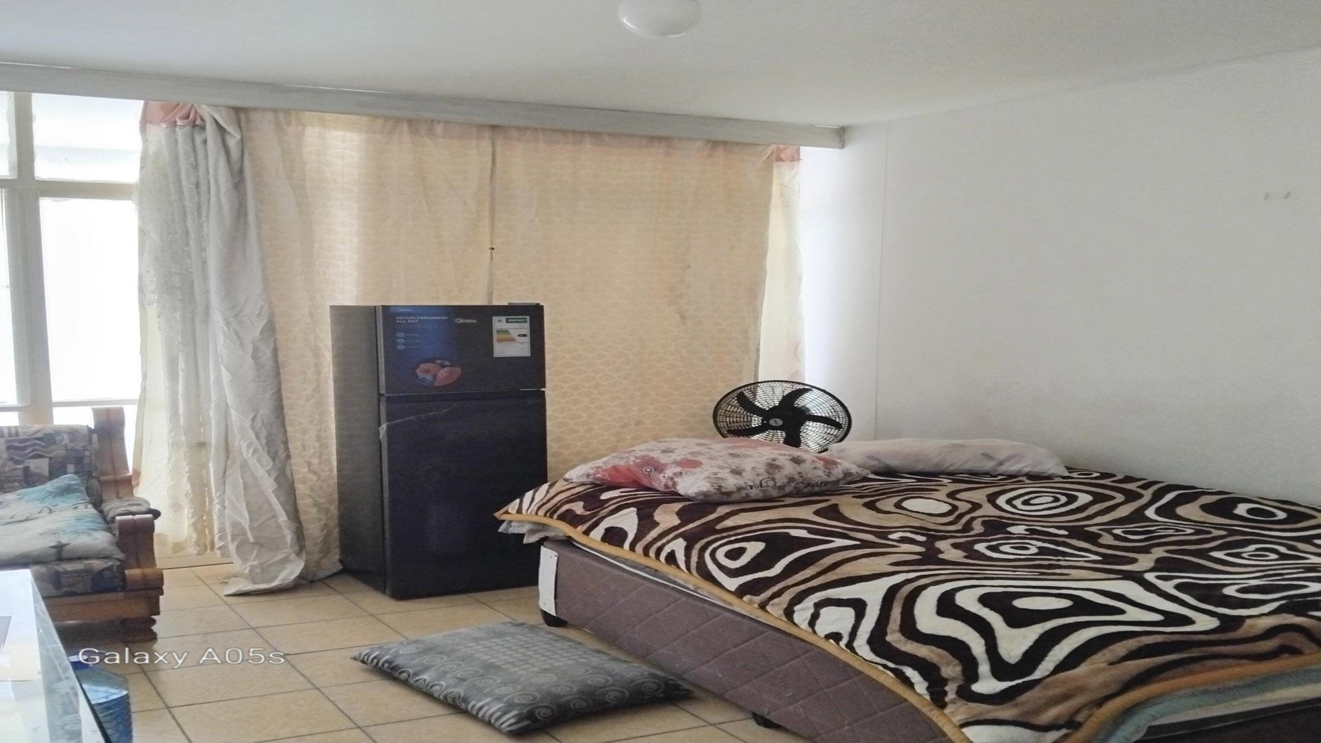 Bed Room 1 of property in Muckleneuk