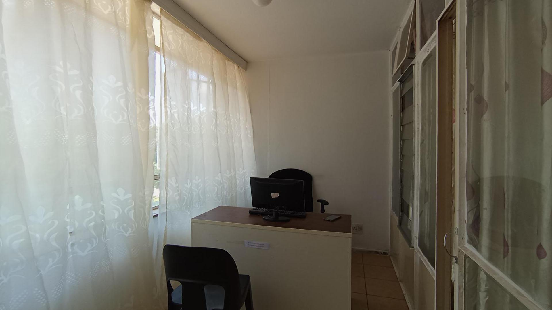 Bed Room 2 - 8 square meters of property in Muckleneuk