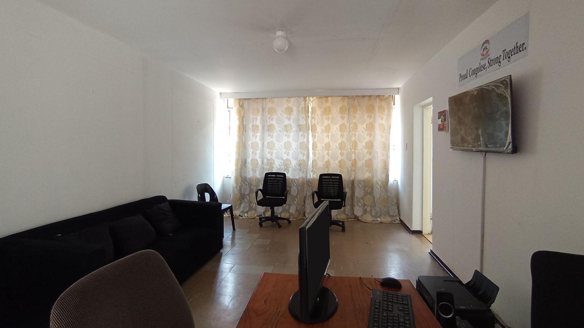 Lounges - 23 square meters of property in Muckleneuk