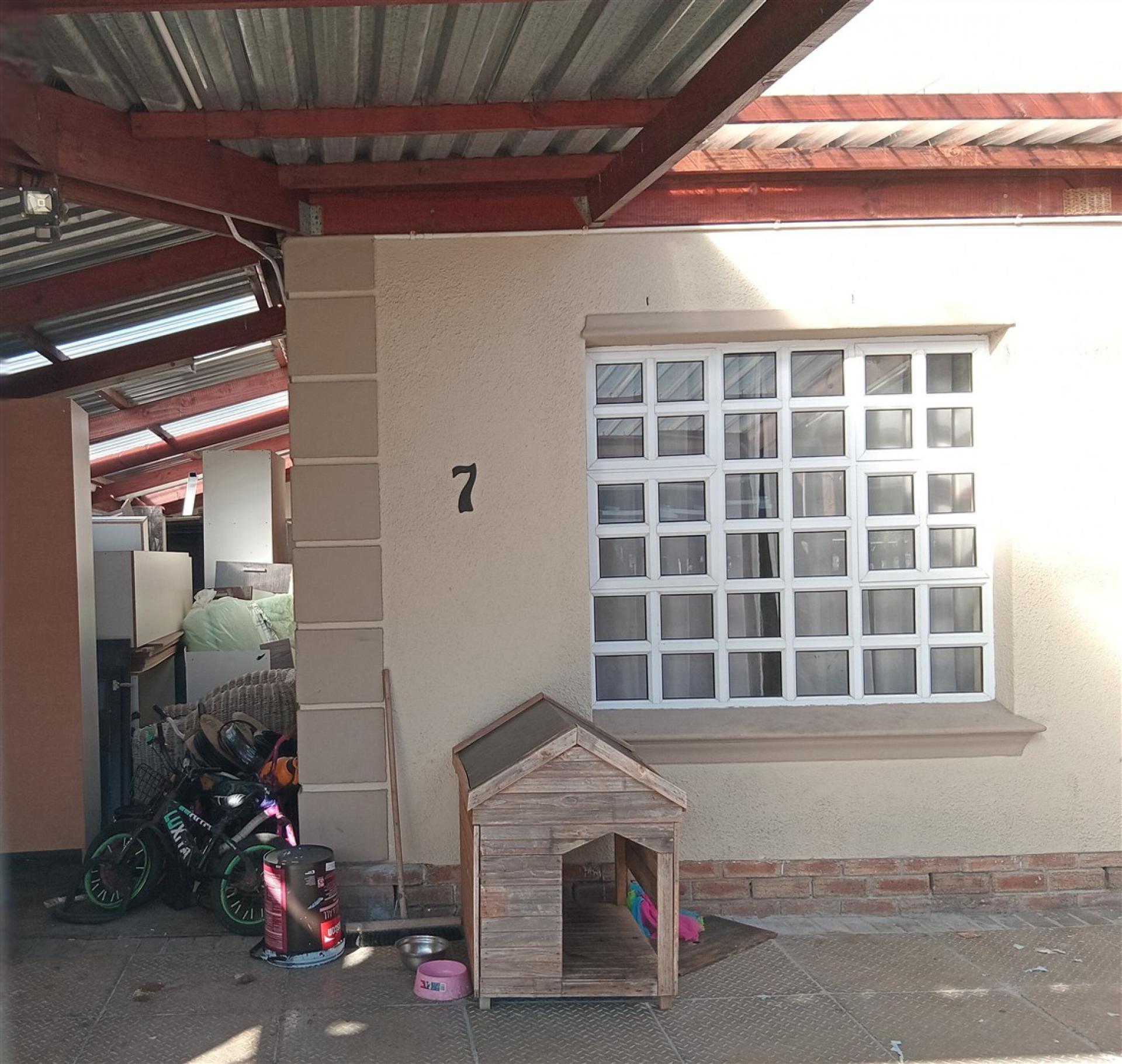 Front View of property in Grassy Park