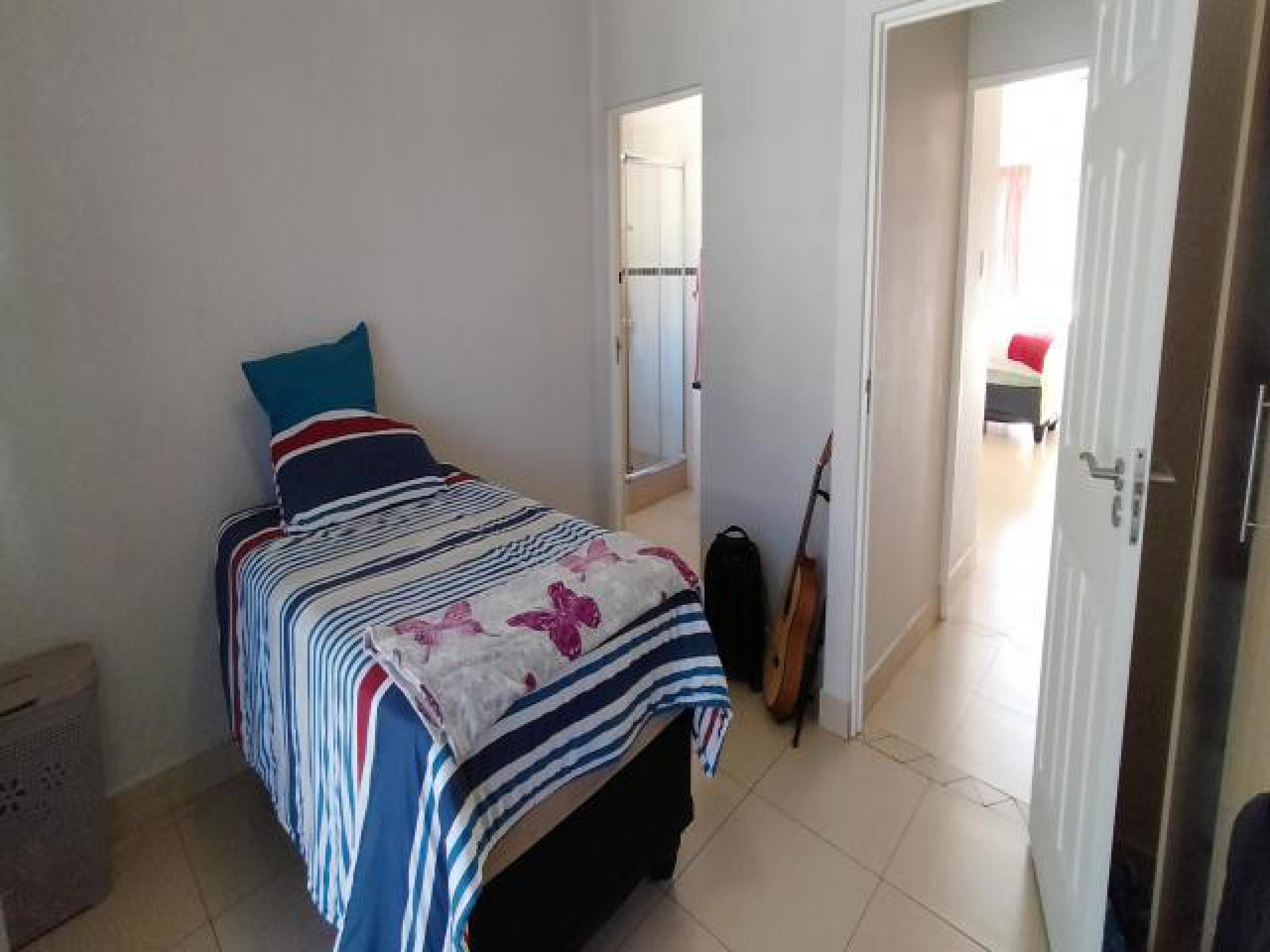 Bed Room 2 of property in Shellyvale