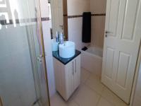 Bathroom 2 of property in Shellyvale