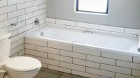 Bathroom 1 of property in Glen Marais