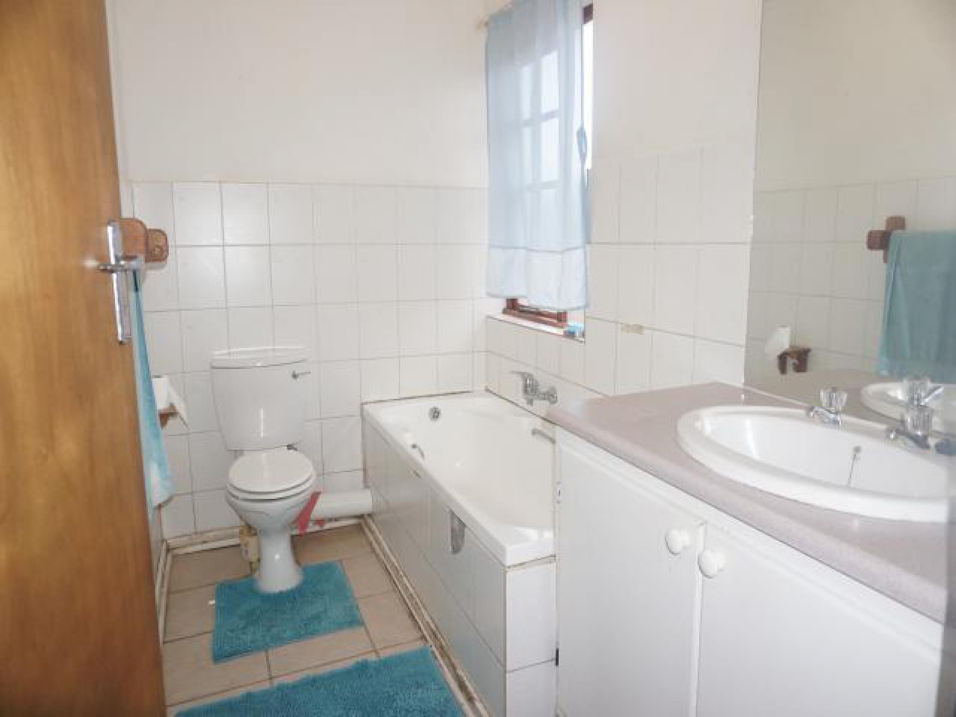 Bathroom 1 of property in Navalsig