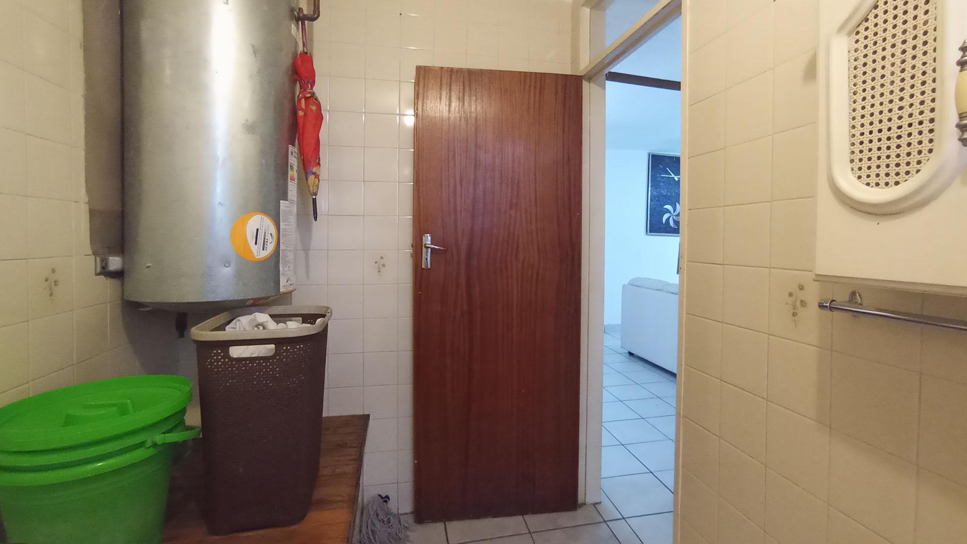 Bathroom 2 - 6 square meters of property in Pretoria North