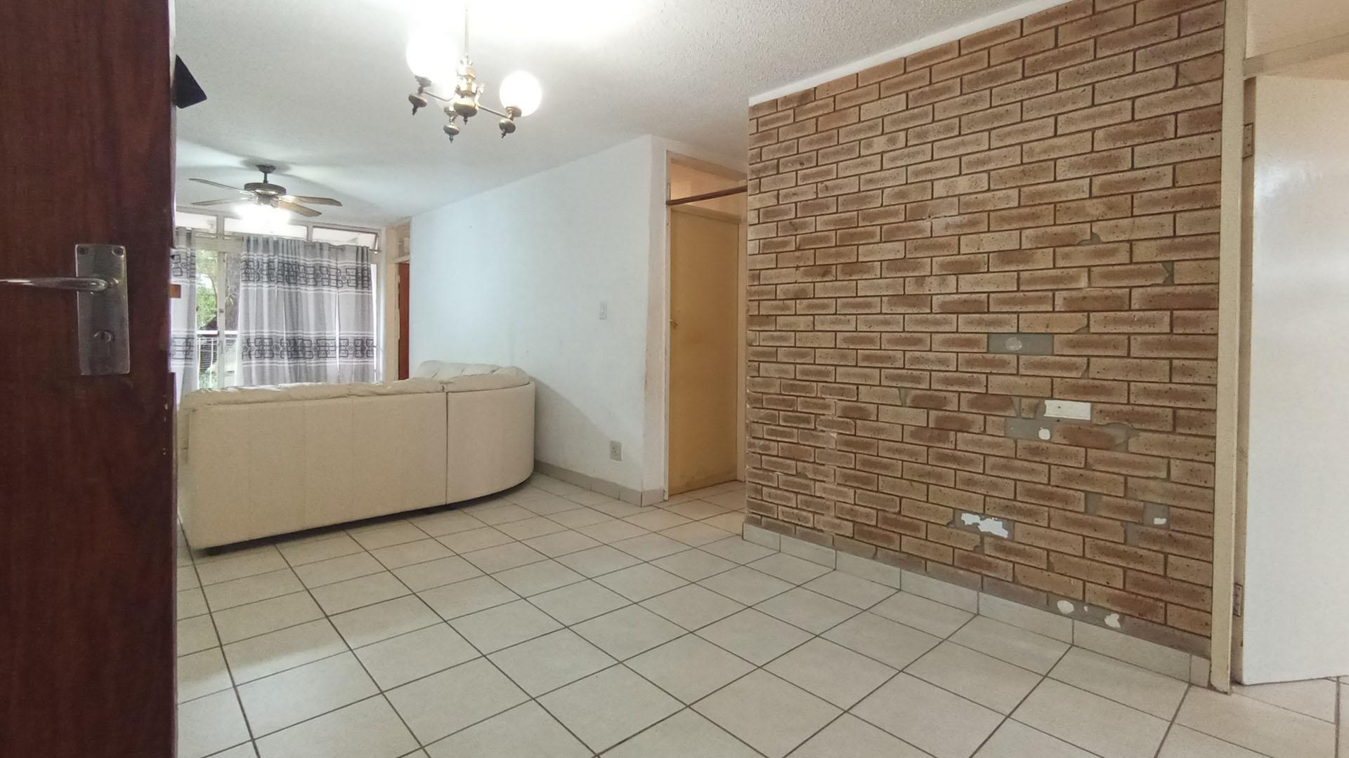 Dining Room - 16 square meters of property in Pretoria North