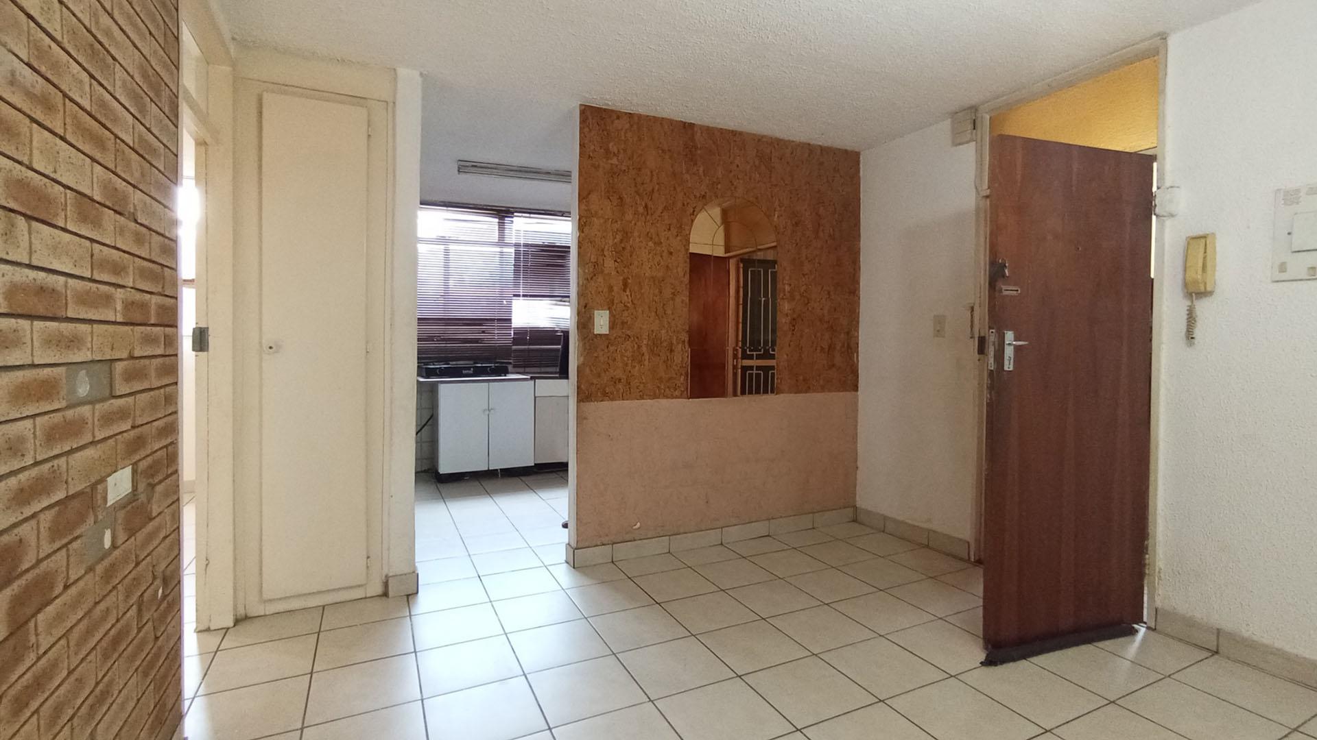 Dining Room - 16 square meters of property in Pretoria North