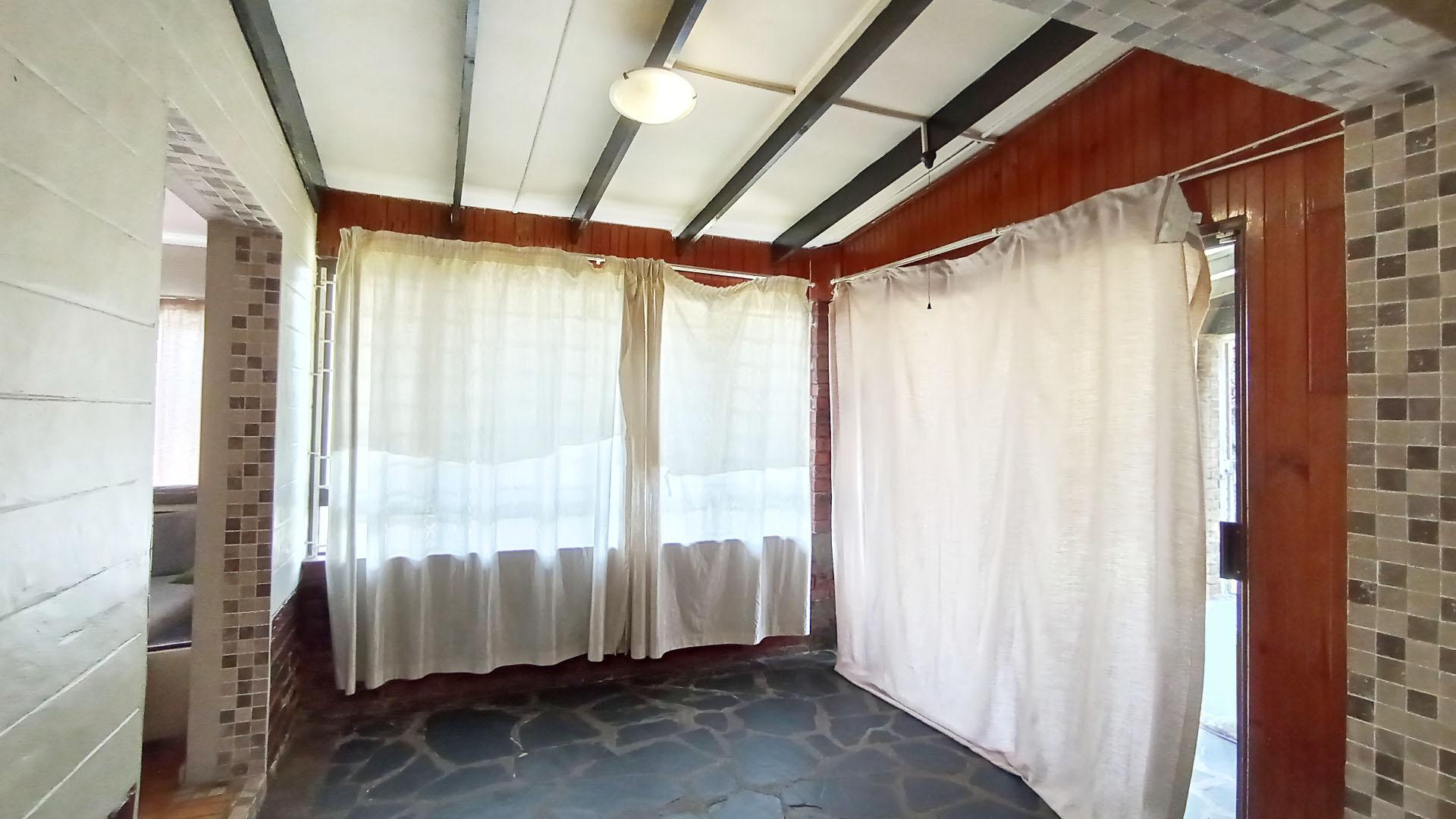 Spaces - 15 square meters of property in Pinetown 