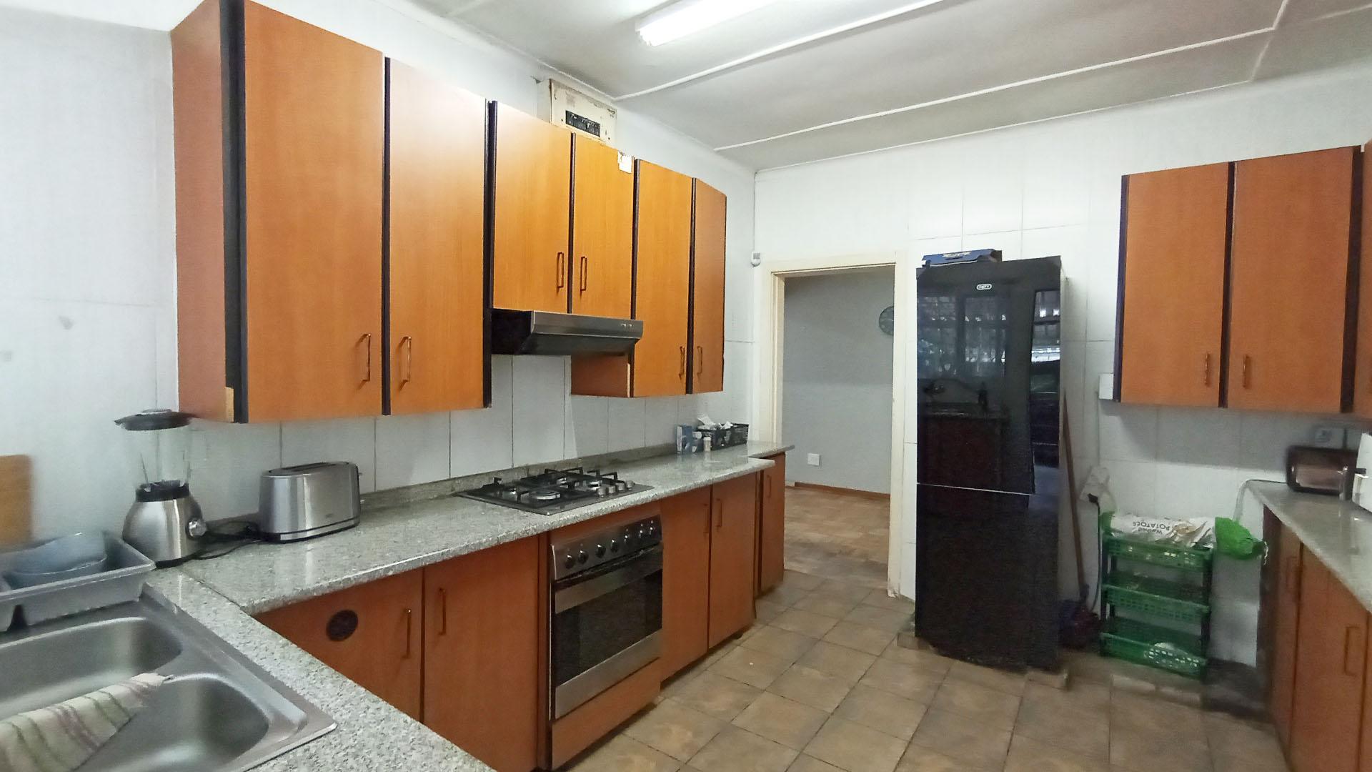 Kitchen - 26 square meters of property in Pinetown 