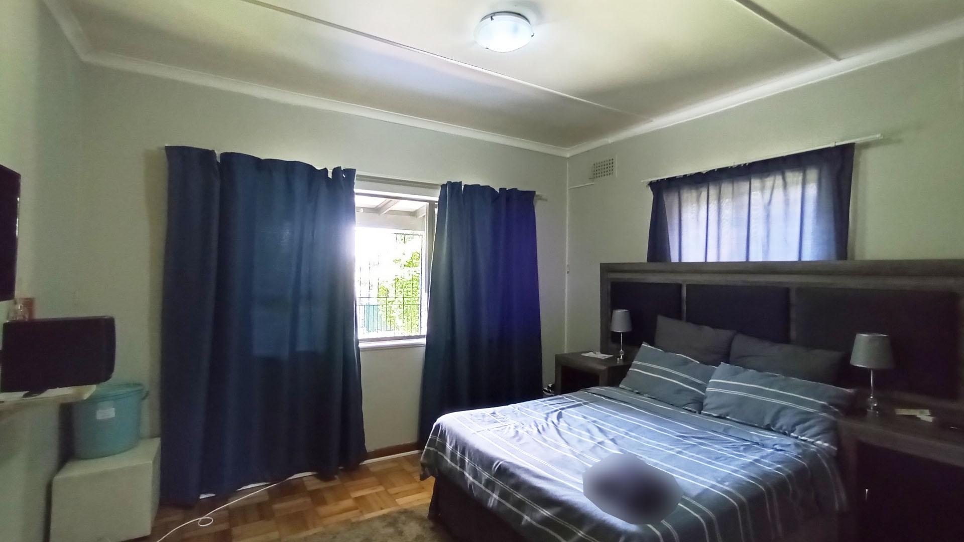 Bed Room 1 - 19 square meters of property in Pinetown 