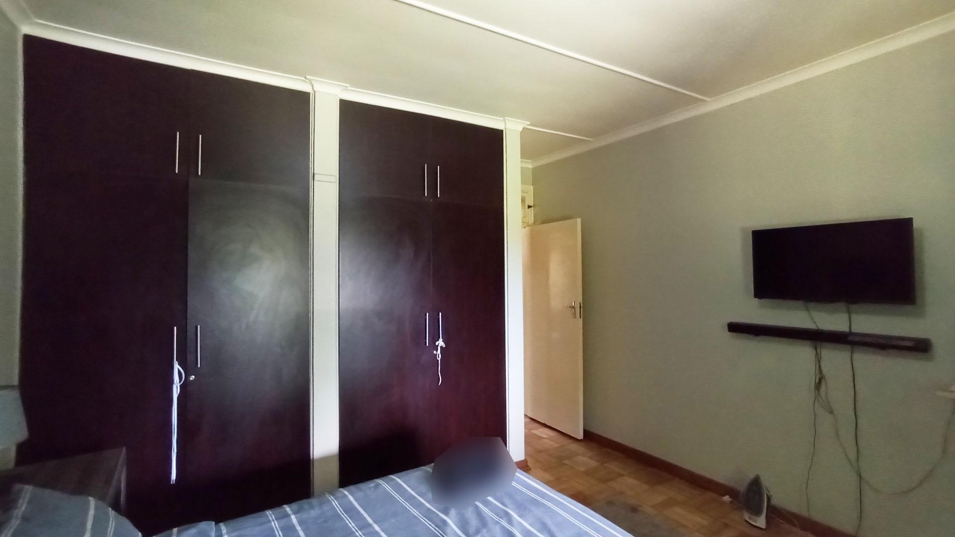 Bed Room 1 - 19 square meters of property in Pinetown 