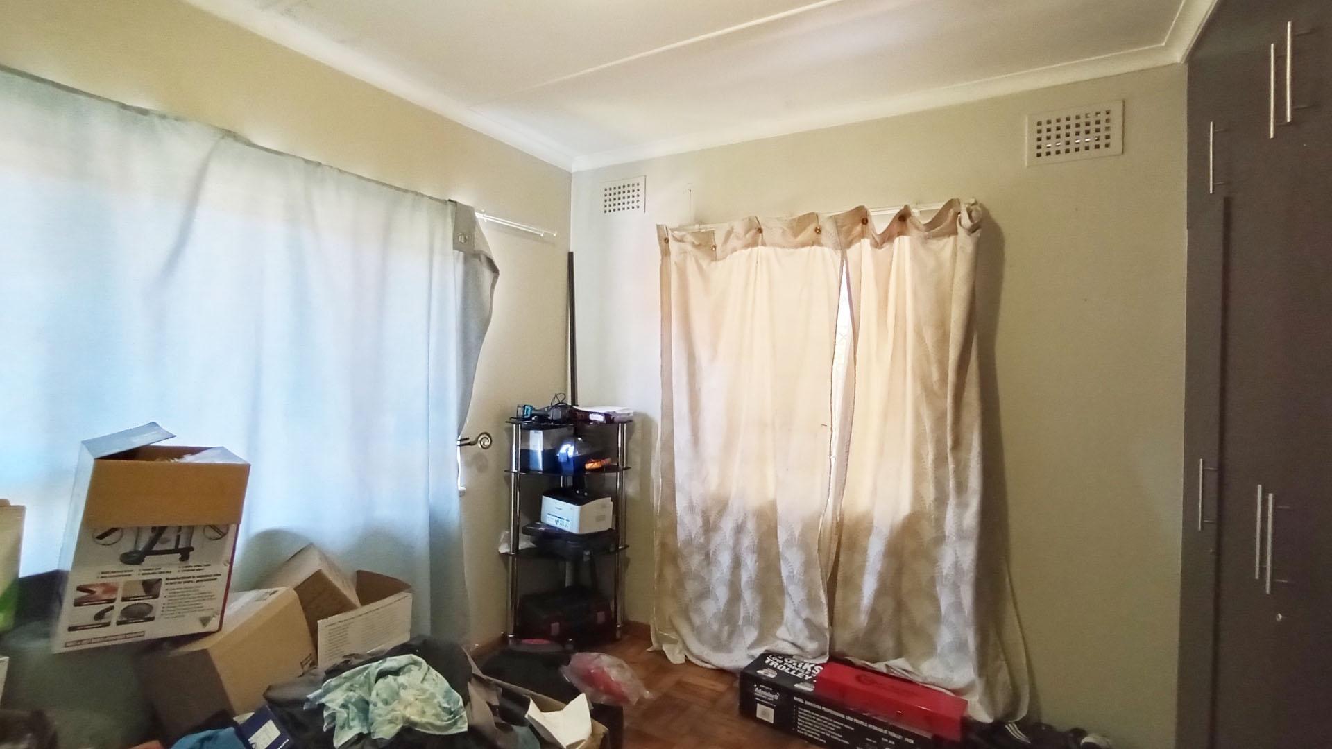 Bed Room 3 - 15 square meters of property in Pinetown 