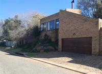 Front View of property in Glenvista