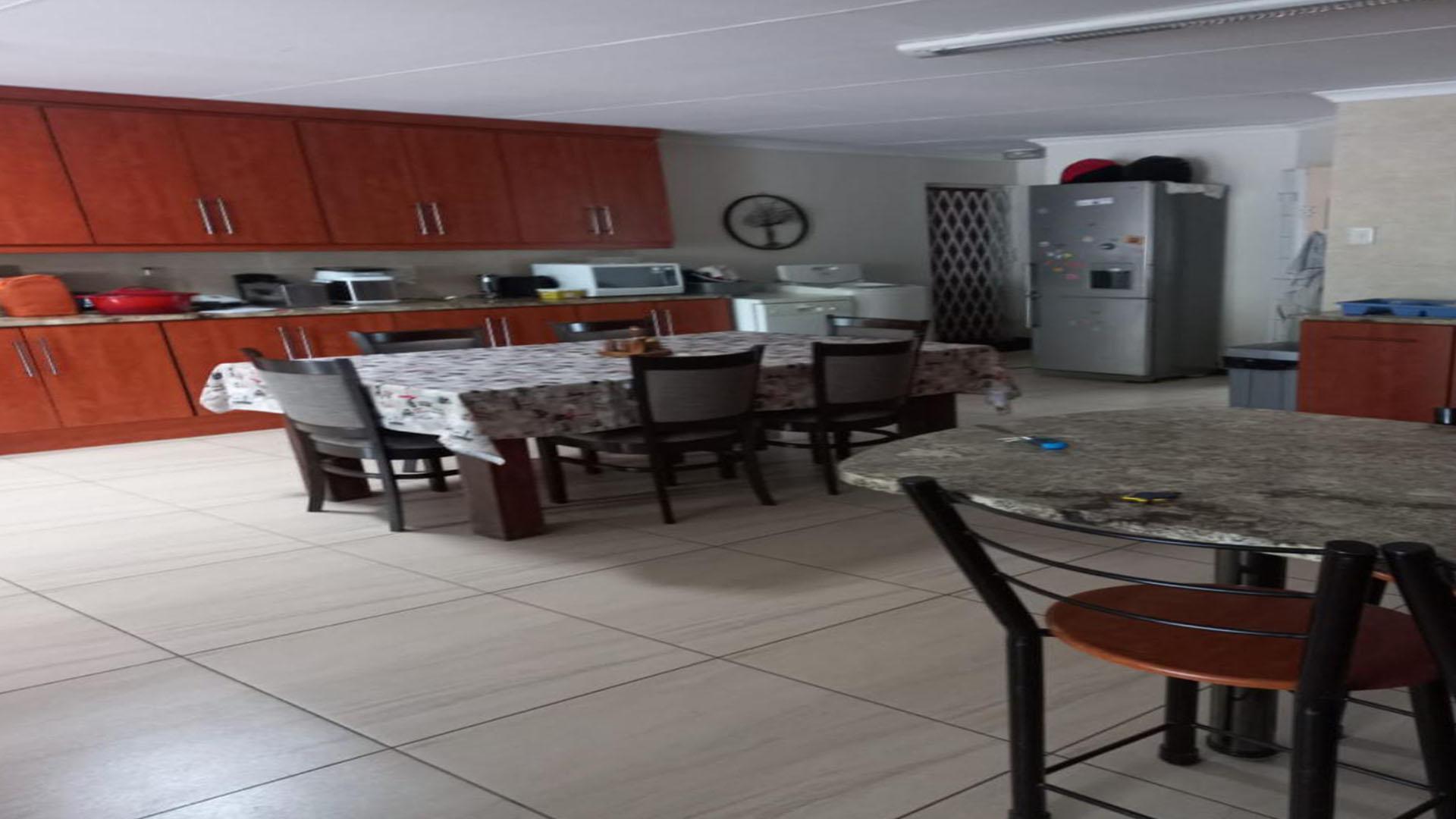 Flatlet - 109 square meters of property in Secunda