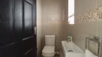 Guest Toilet - 2 square meters of property in Gallo Manor