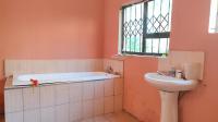 Bathroom 1 of property in Umlazi