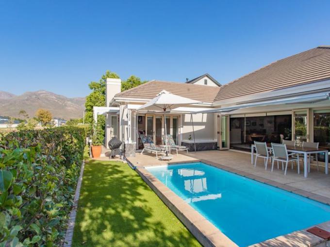 3 Bedroom House for Sale For Sale in Paarl MR557860 MyRo