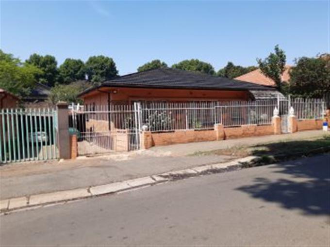 Standard Bank SIE Sale In Execution House for Sale in Bezuidenhout Valley - MR557971