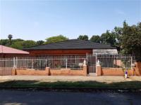 Front View of property in Bezuidenhout Valley