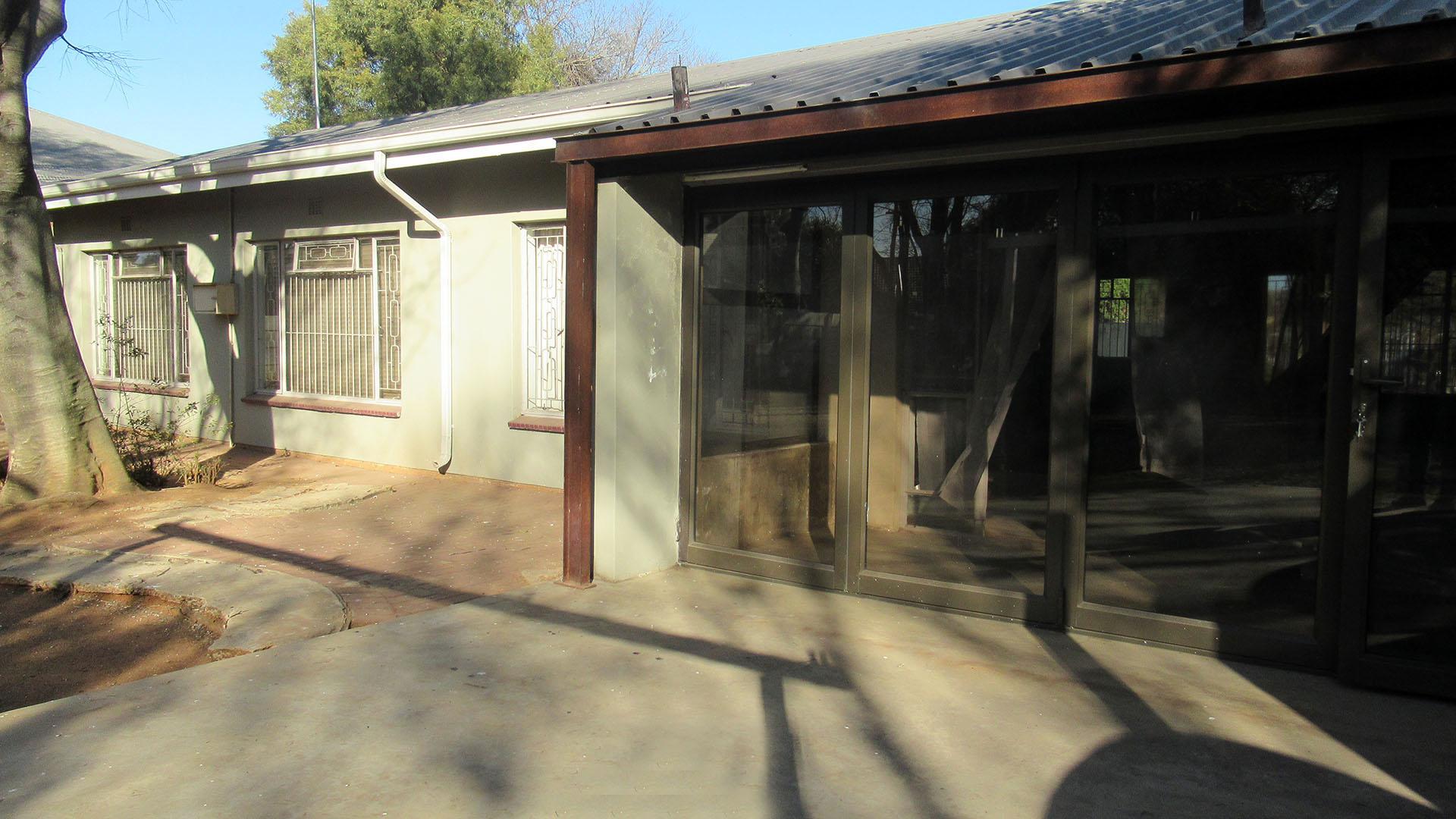 Backyard of property in Heidelberg - GP