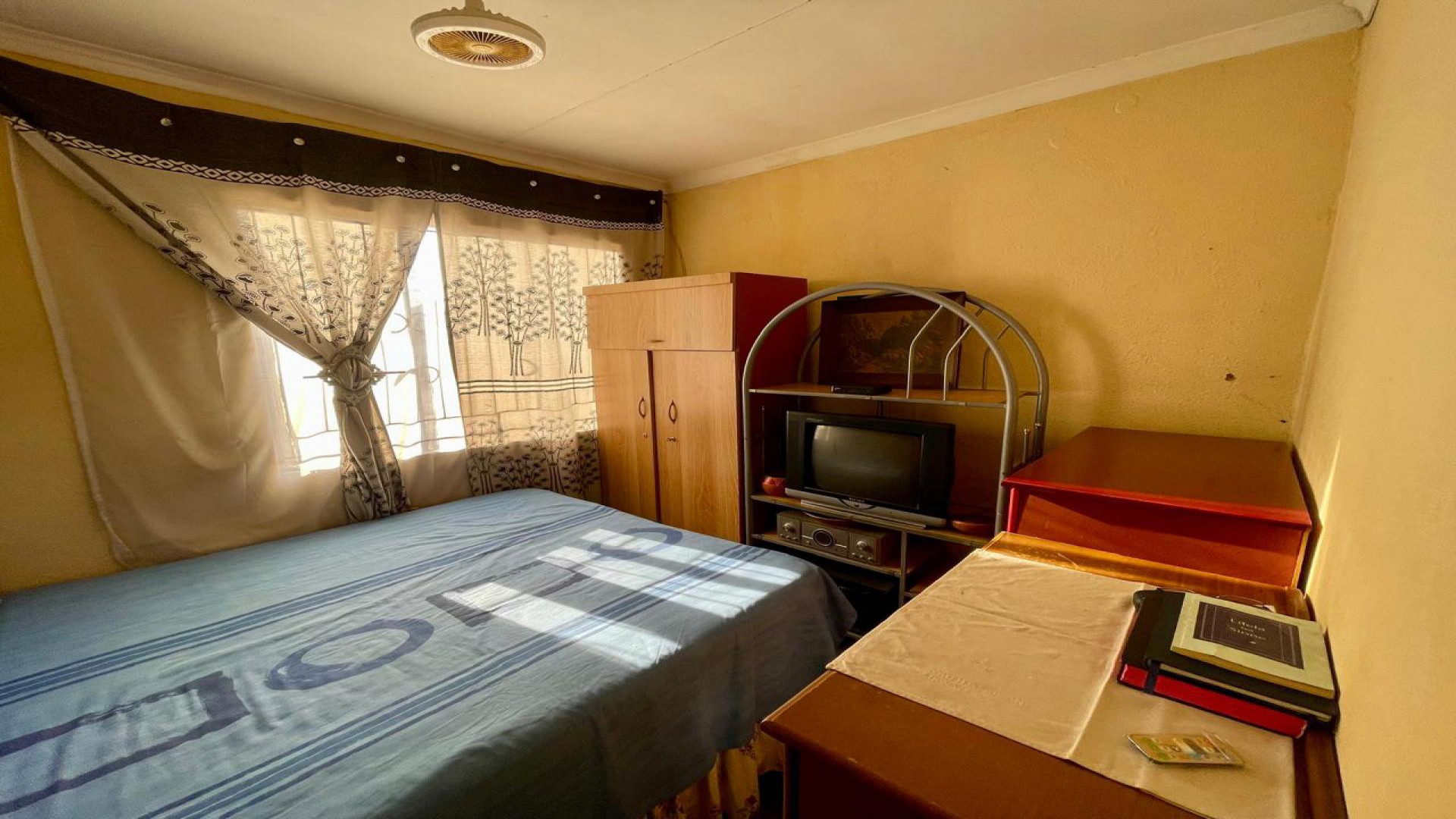 Bed Room 1 of property in Soshanguve