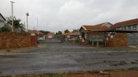 Front View of property in Glen Marais