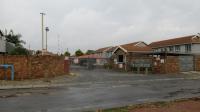Front View of property in Glen Marais