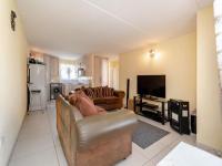 Lounges - 23 square meters of property in Glen Marais