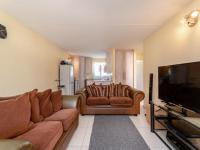 Lounges - 23 square meters of property in Glen Marais
