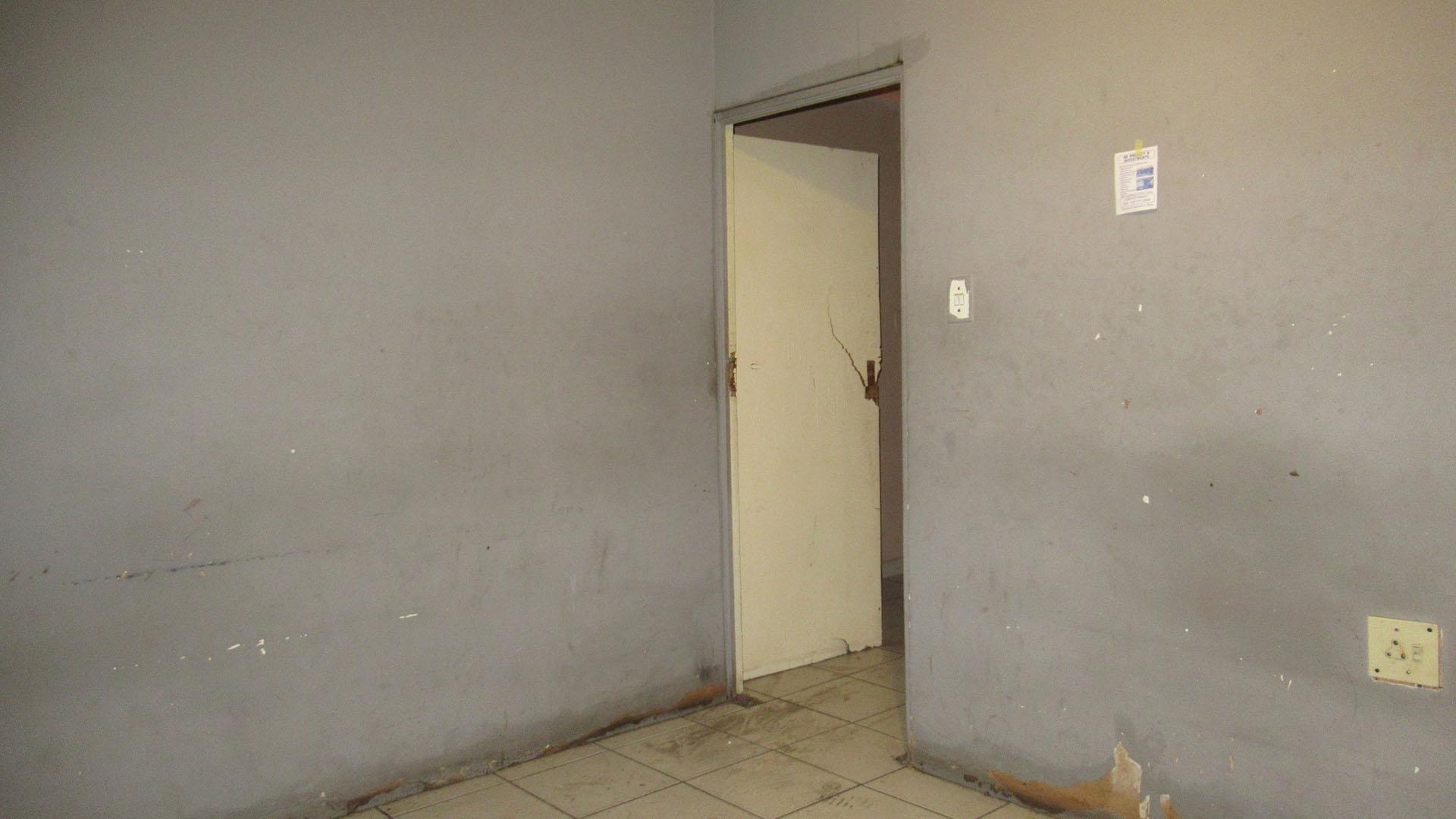 Bed Room 2 - 11 square meters of property in Protea North