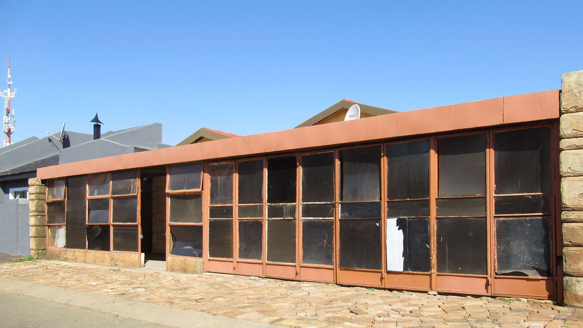 Patio - 46 square meters of property in Protea North