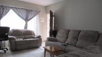 Lounges - 17 square meters of property in Meredale