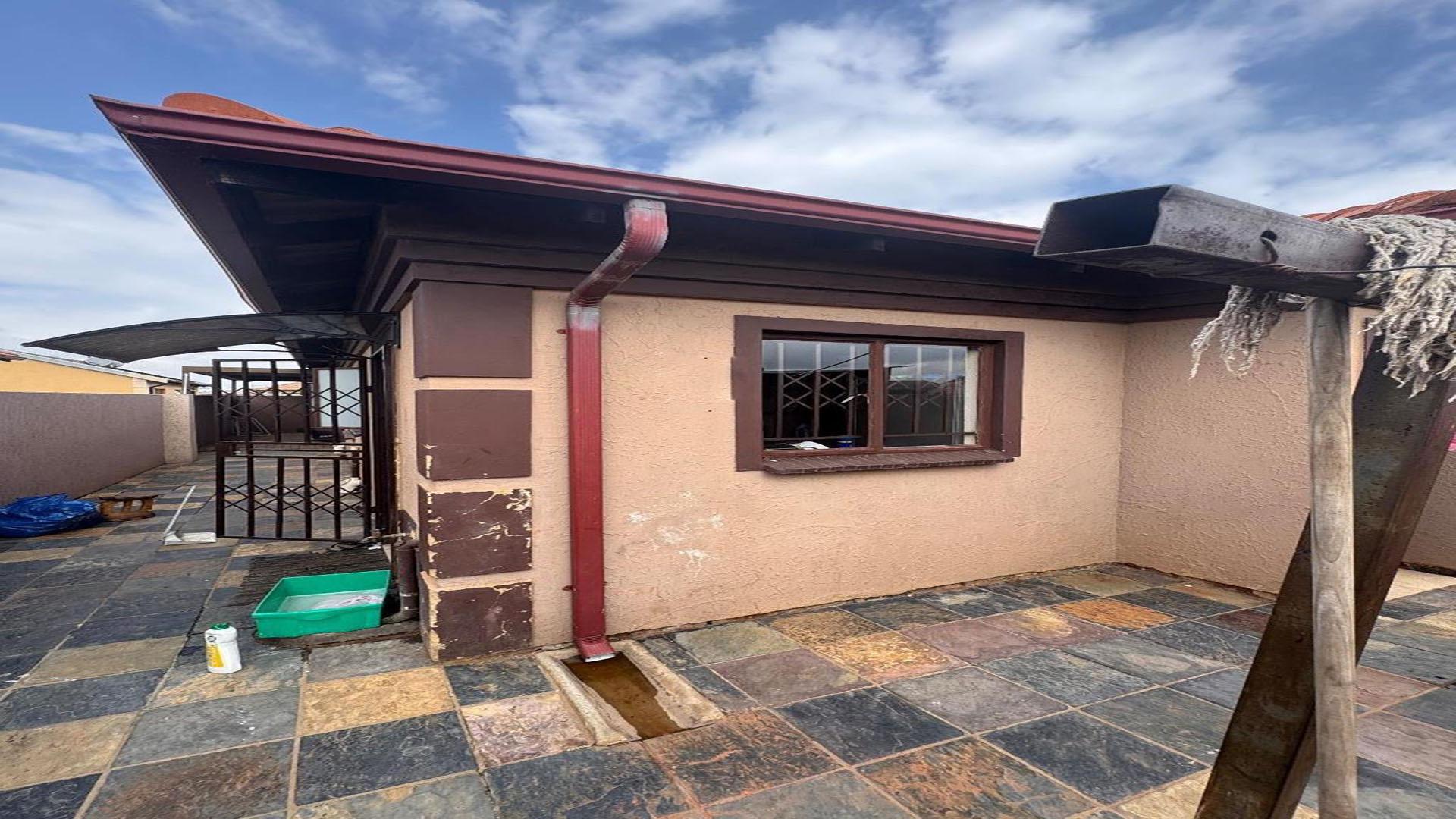Front View of property in Alliance