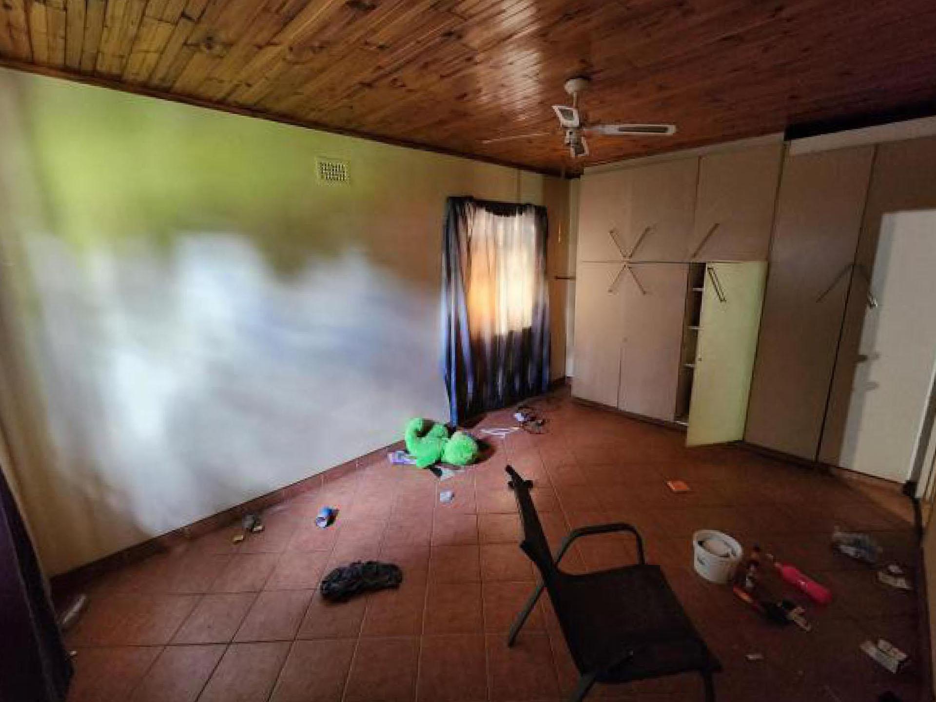 Bed Room 1 of property in Vanderbijlpark