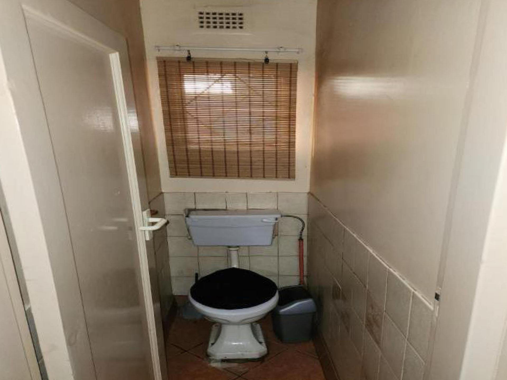 Bathroom 1 of property in Vanderbijlpark